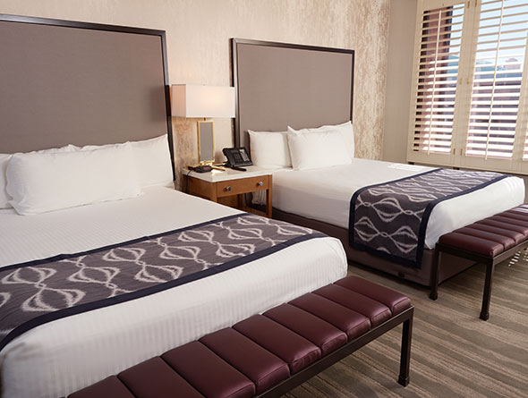 california deluxe two queens image